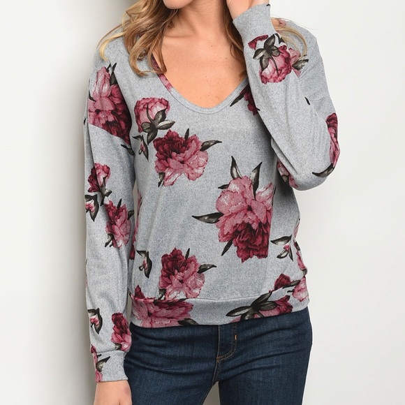 Tops - LAST Gray Floral V-Neck Top 02009
